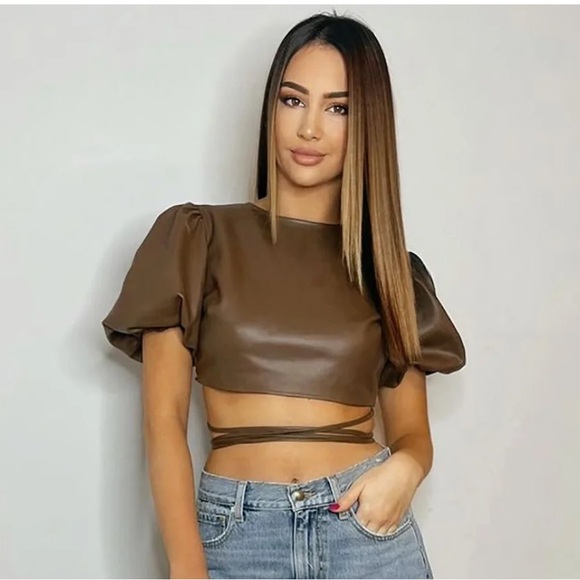 kirious Tops - Chic Brown Crop Top with Puffed Cap Sleeves and Crew Neck